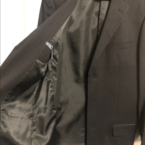 Profilo Mens Suit, Dark Navy with pinstripe - Picture 2 of 8